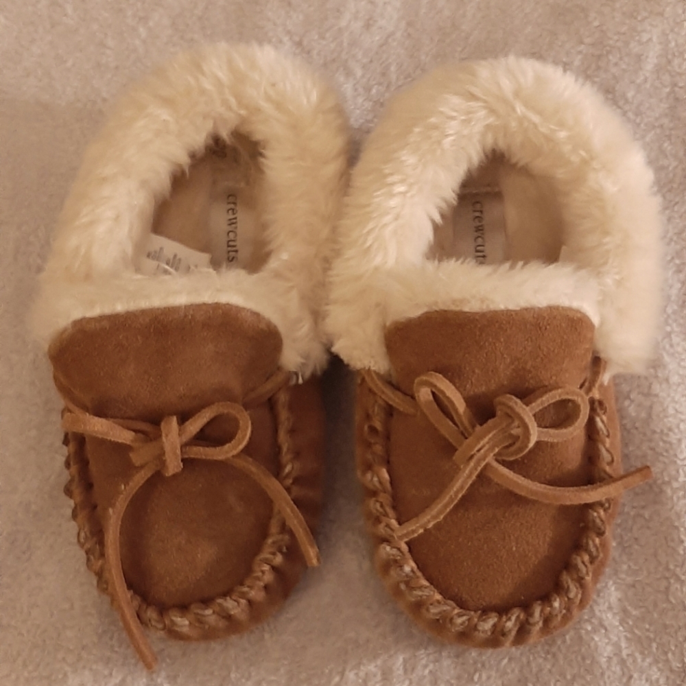 Crewcuts Unisex Minnetonka Slippers size K11